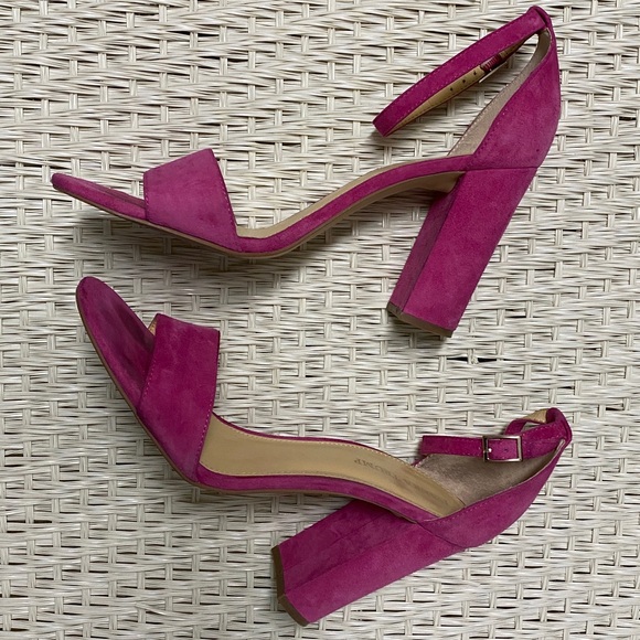 Ivanka Trump Shoes - Ivanka Trump Fuchsia Heels
